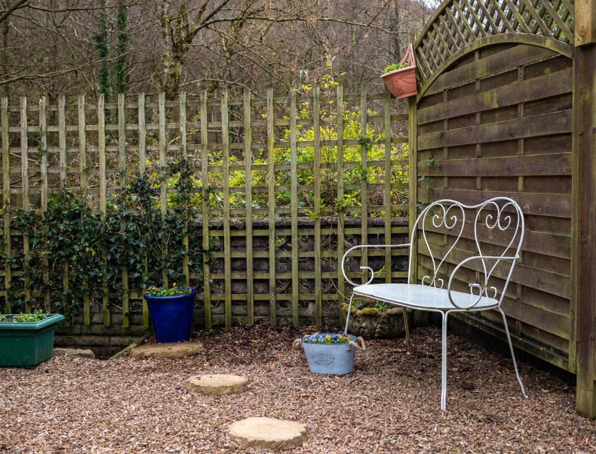 Ty-Nance Cottage แคร์ฟิลลี ภายนอก รูปภาพ
