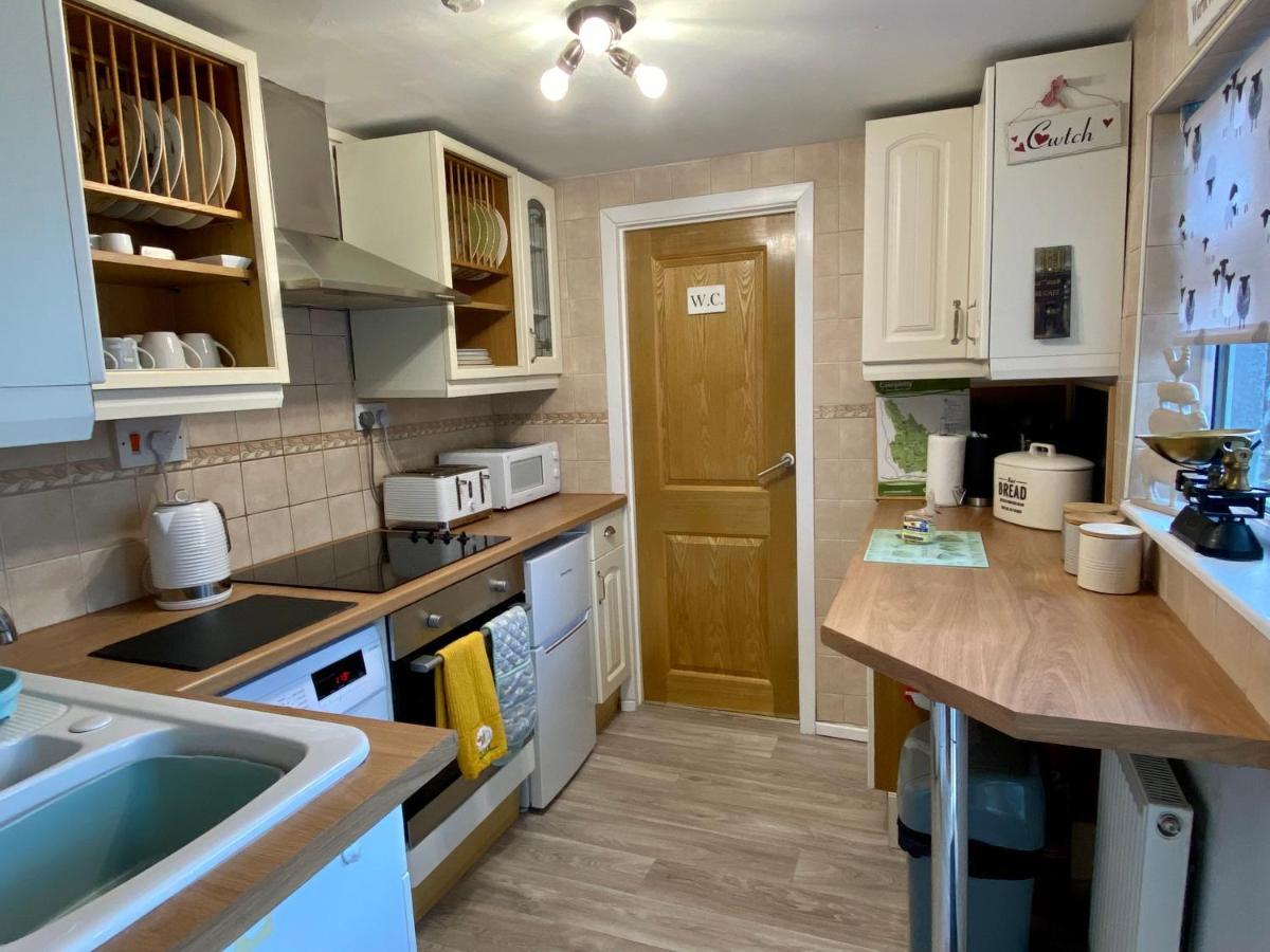 Ty-Nance Cottage แคร์ฟิลลี ภายนอก รูปภาพ